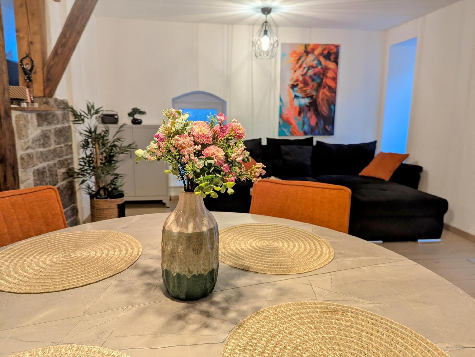 Ferienwohnung Gemuetliche Oase Im Denkmal Bonnigheim Exterior foto